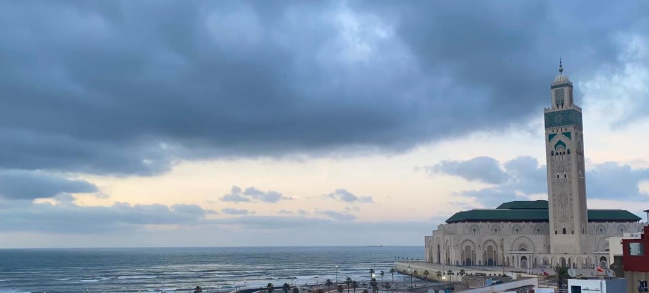 Bel Appartement Avec Une Belle Vue Sur La Grande Mosquee Hassan II Et La Mer Casablanca Exteriör bild