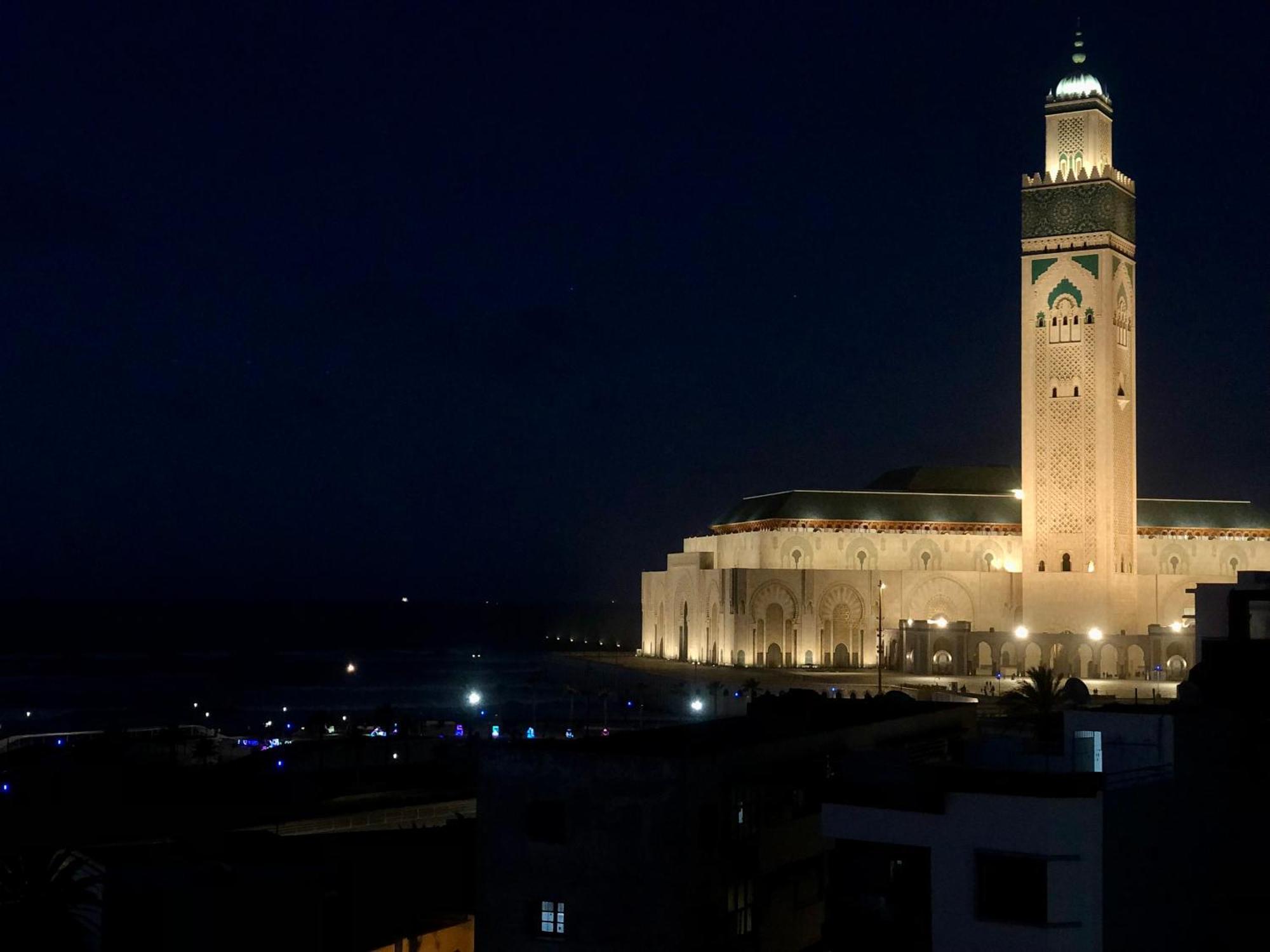 Bel Appartement Avec Une Belle Vue Sur La Grande Mosquee Hassan II Et La Mer Casablanca Exteriör bild